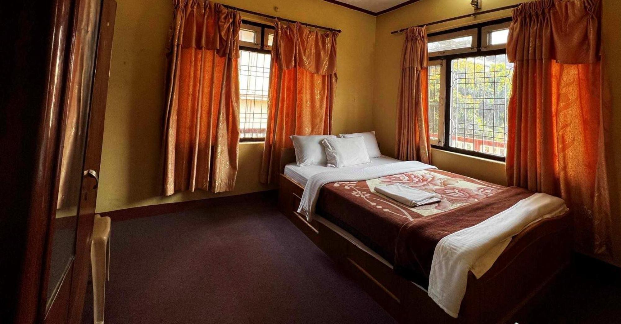 Geo Guest House Pokhara Zewnętrze zdjęcie