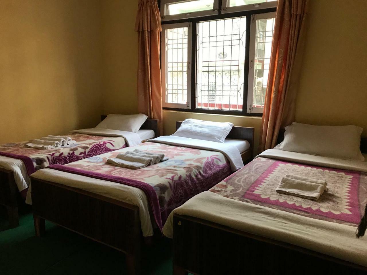 Geo Guest House Pokhara Zewnętrze zdjęcie